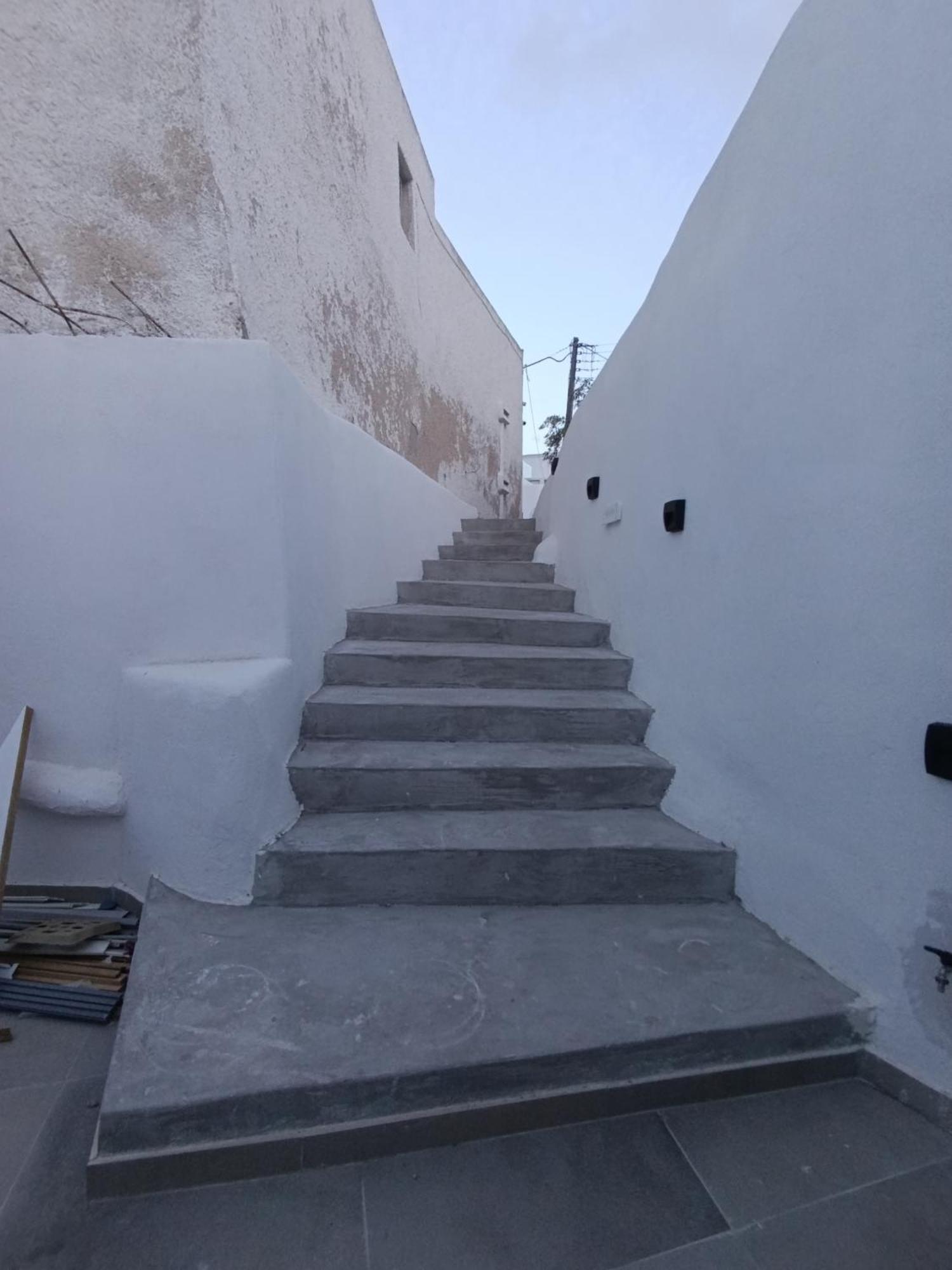 Cycladic Center Cave Rooms Fira  Exterior photo
